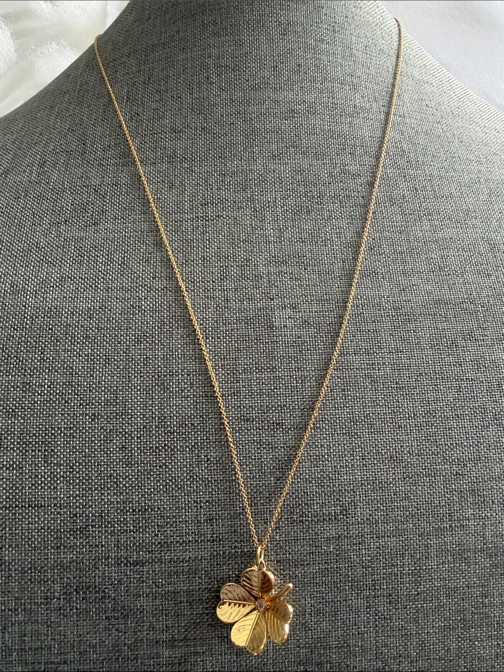 Delicate Gold Four-Leaf Clover Pendant Necklace - Women Jewelry